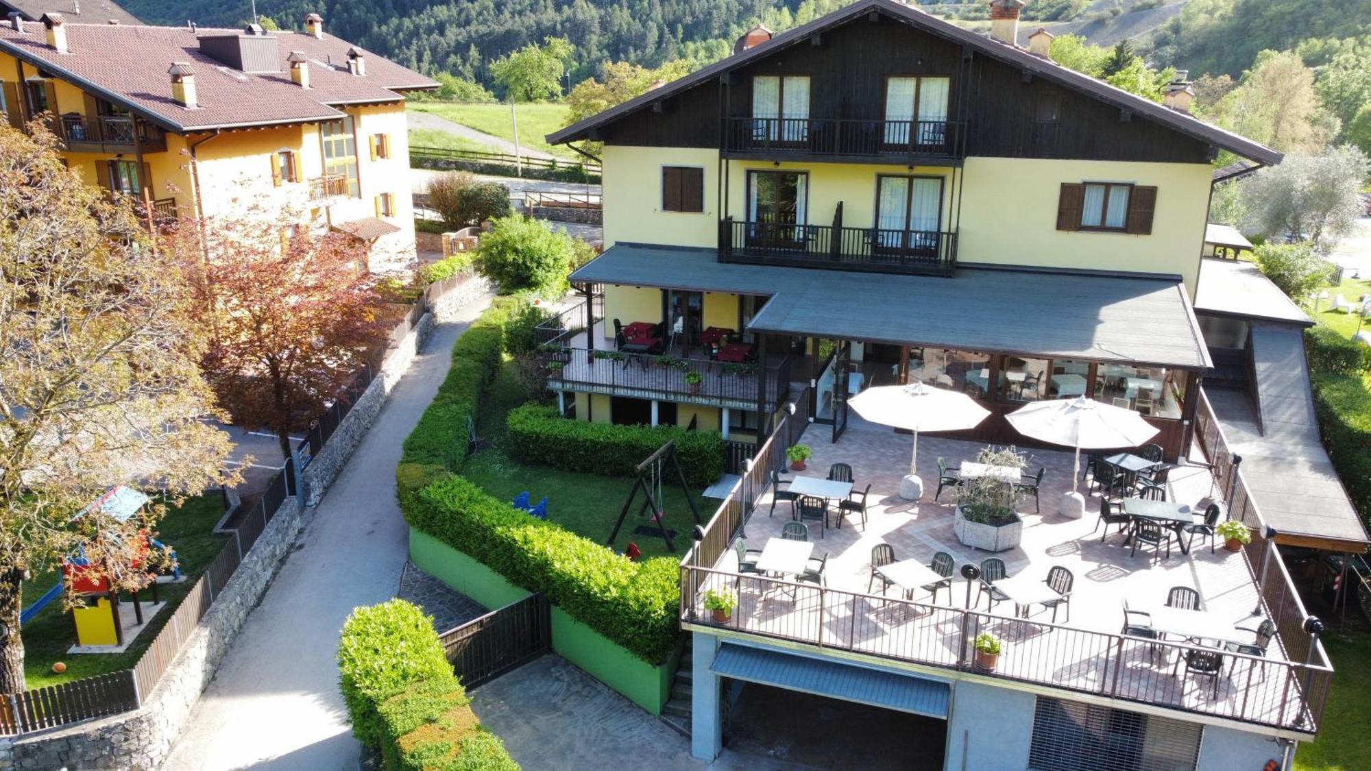 Albergo Stella Alpina Tenno Exterior photo